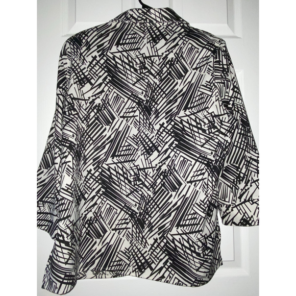 Drapers and damon size large black and white floral long sleeve button up - Picture 2 of 5